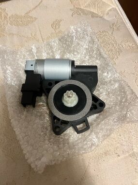 Window Motor Assembly passenger side